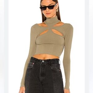 hours Alyson top in green size small